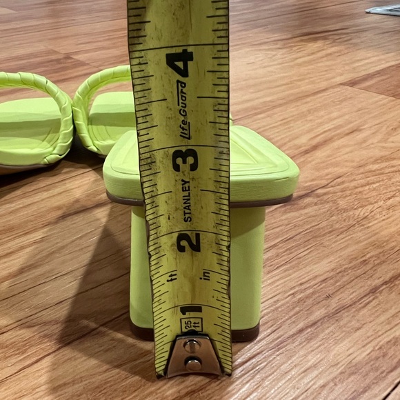 Barely worn lime green block heal square toe sandals - Picture 10 of 10